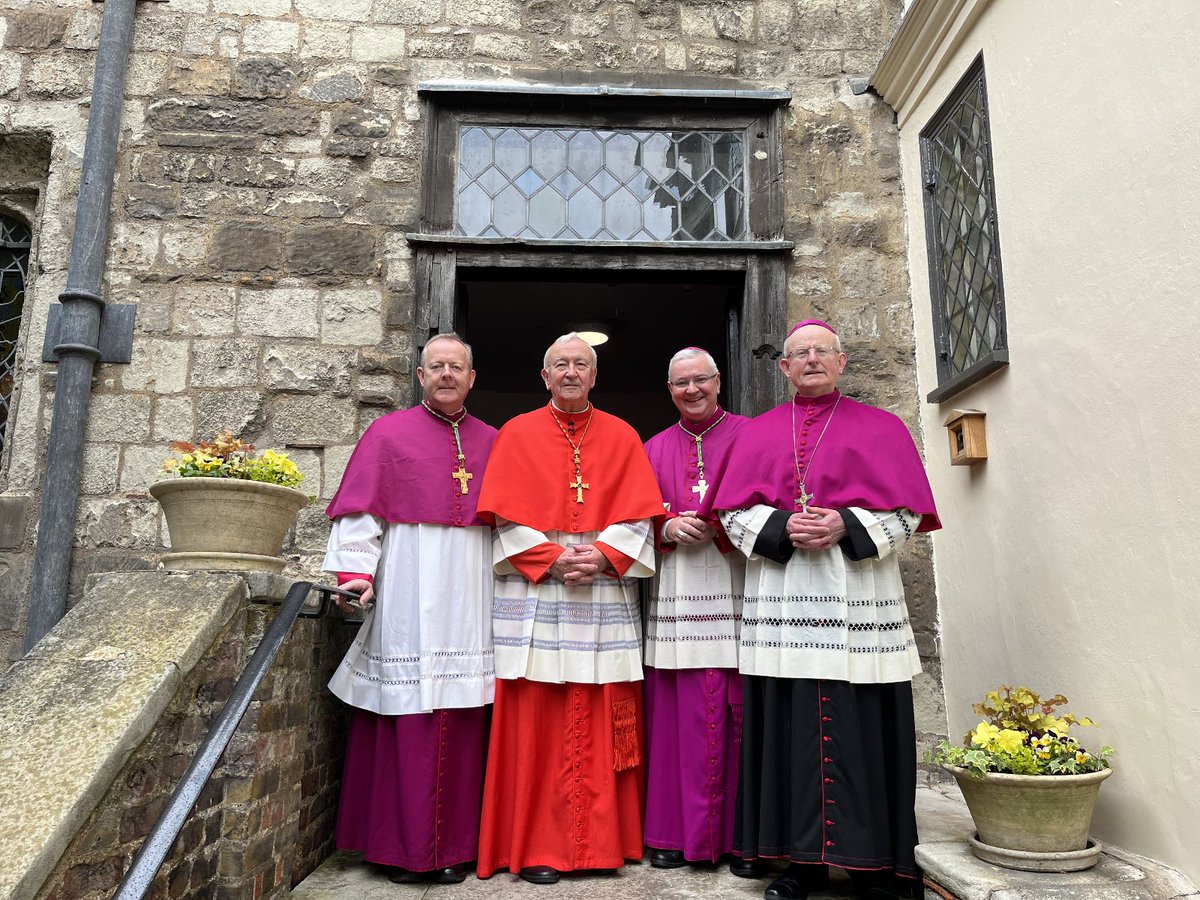 CardinalNichols's tweet photo. Preparing to take our part in this morning's #Coronation of the King and Queen. https://t.co/KNWXEHrEtS