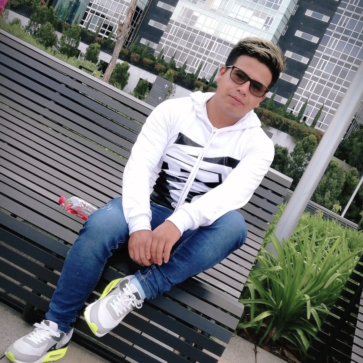 aaronss53520156's tweet photo. #NuevaFotoDePerfil https://t.co/byEmMijNOL