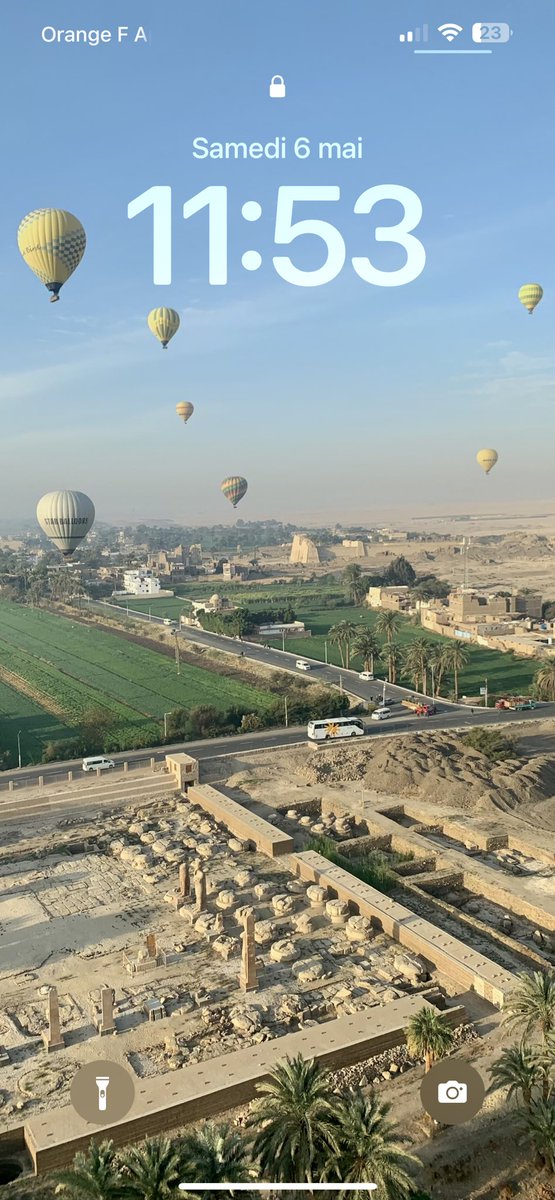 chloe_stm's tweet photo. @WaRTeK La vallée des rois en Égypte, quand j’ai fais mon baptême de l’air en Montgolfière https://t.co/j2htpg4piz