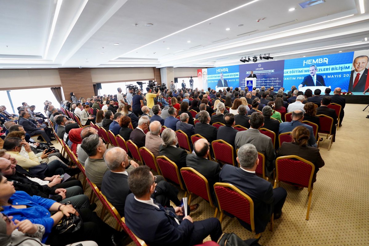 tcmeb's tweet photo. Halk Eğitimi Kursları, HEMBA ile Dijital Ortama Aktarılıyor

Yetişkin eğitiminde dijital dönüşümün adresi olan Halk Eğitimi Merkezleri Bilişim Ağı "HEMBA"nın tanıtım töreni, Bakanımız @prof_mahmutozer’in katılımıyla gerçekleşti. 

👉https://t.co/Ek0z6bhXBa https://t.co/Hpon7g5EPU