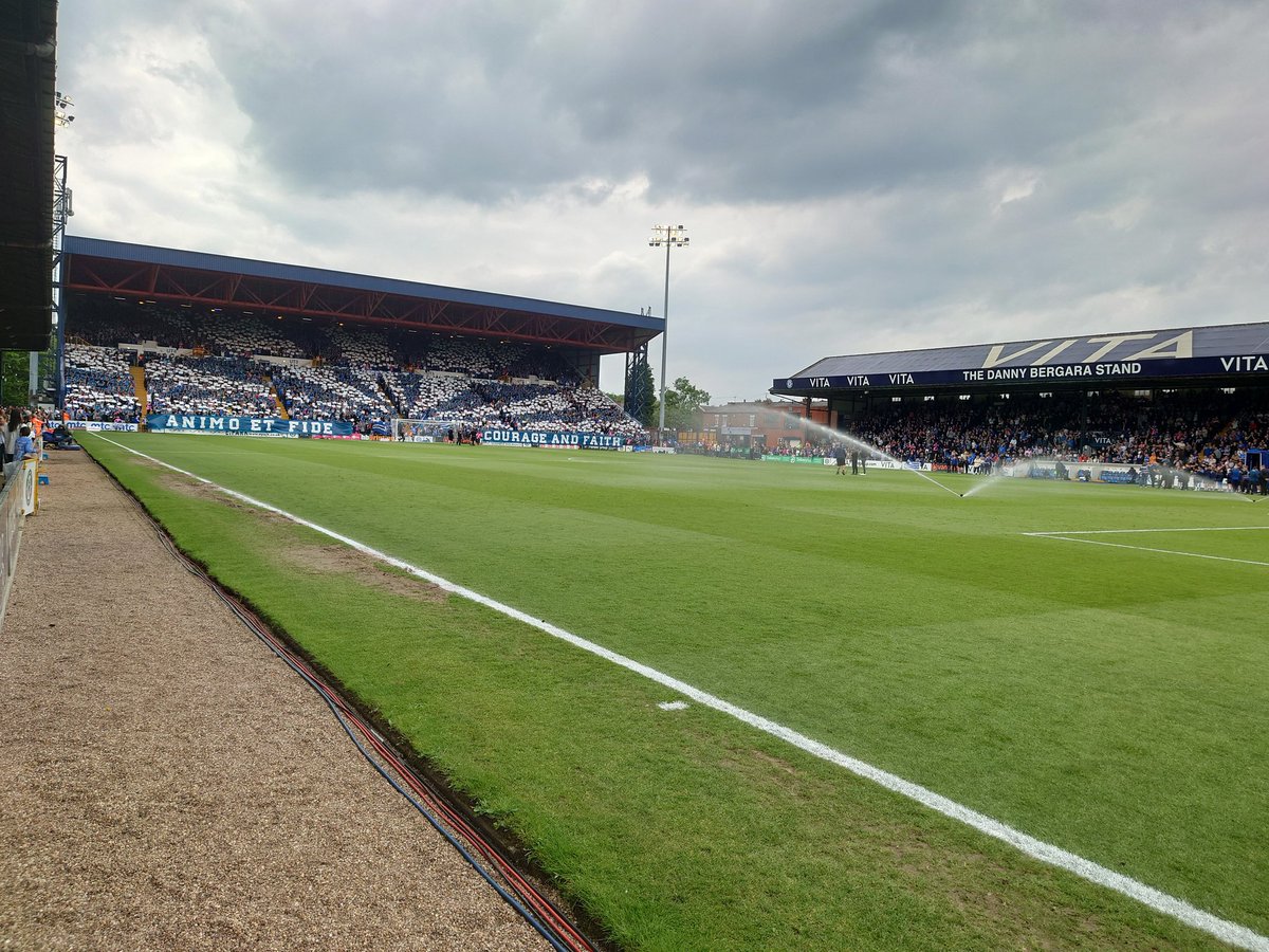 We require a number of volunteers to assist us with assembling Monday's Tifo.

If you wish to help, please DM us for details.

Thank you.

🥁🎩