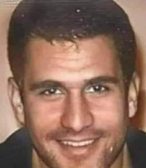 Deniz Gezmiş’in babasına yazdığı son mektup…

“Baba,
Mektup elinize geçtiğinde ben aranızdan ayrılmış bulunuyorum. Ben ne kadar üzülmeyin dersem yine de üzüleceğinizi biliyorum. Fakat bu durumu metanetle karşılamanı istiyorum,