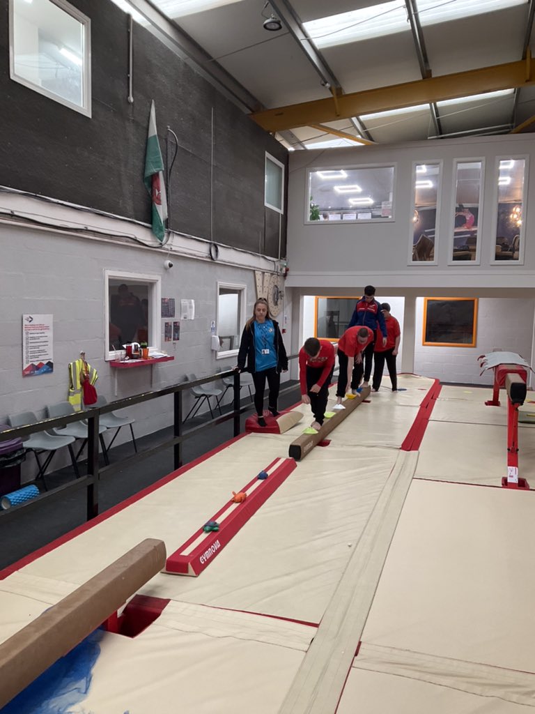 islwynsrb's tweet photo. The weekly visit to @VGAGymnastics for Sirhowy and Cynon this term saw a lot of work on balance this week. So great to have use of a wonderful local facility! #thankyou #tryingnottofall #givingitago https://t.co/XR8FehZ6IP