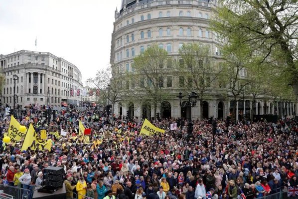 Thousands of anti-monarchists out in Trafalgar Square chanting “Not My King” 

#TrafalgarSquare #Coronation