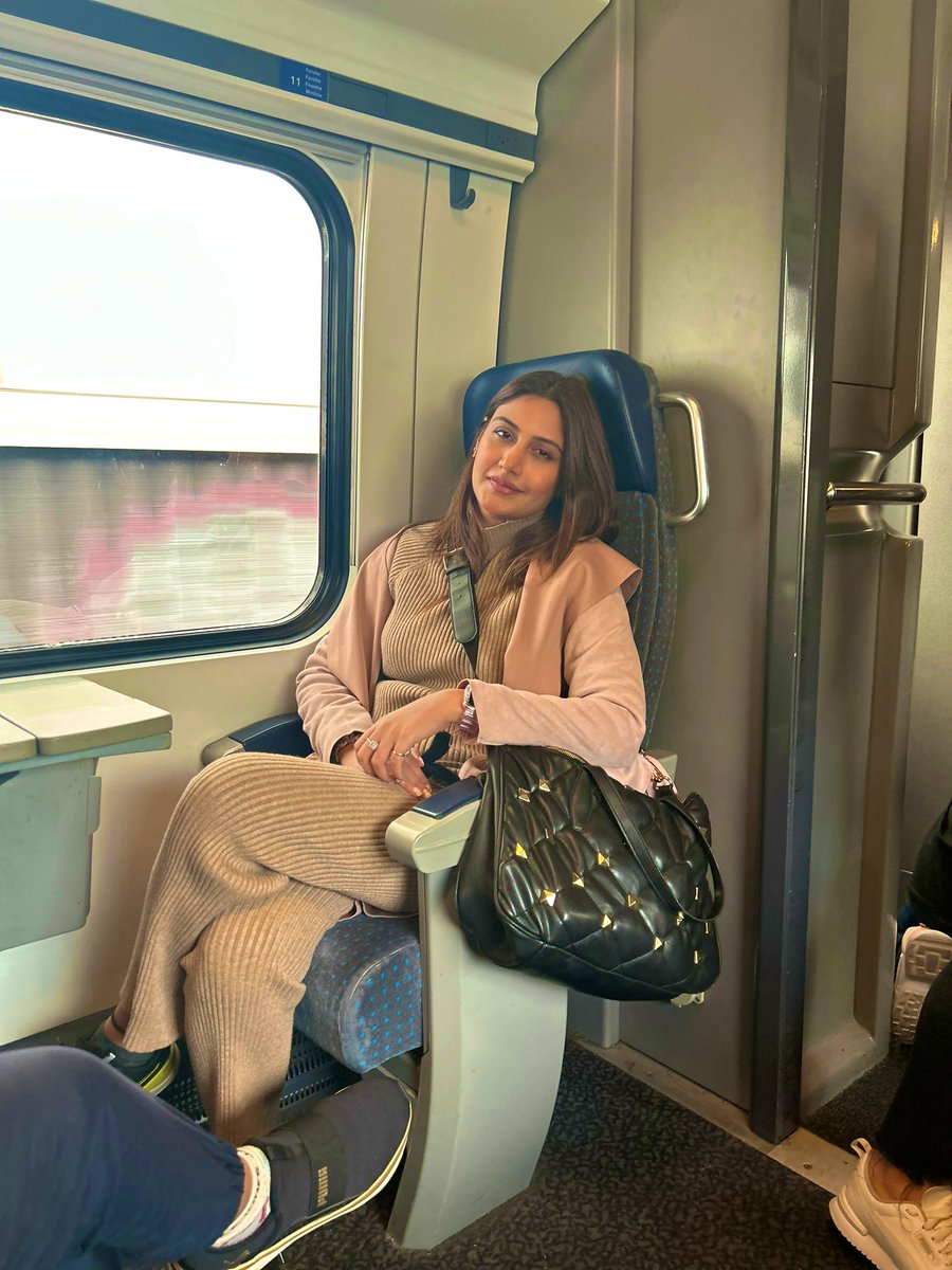 SurbhiChandna's tweet photo. Another Fancy Dump 💯 https://t.co/zL1FQQhETJ