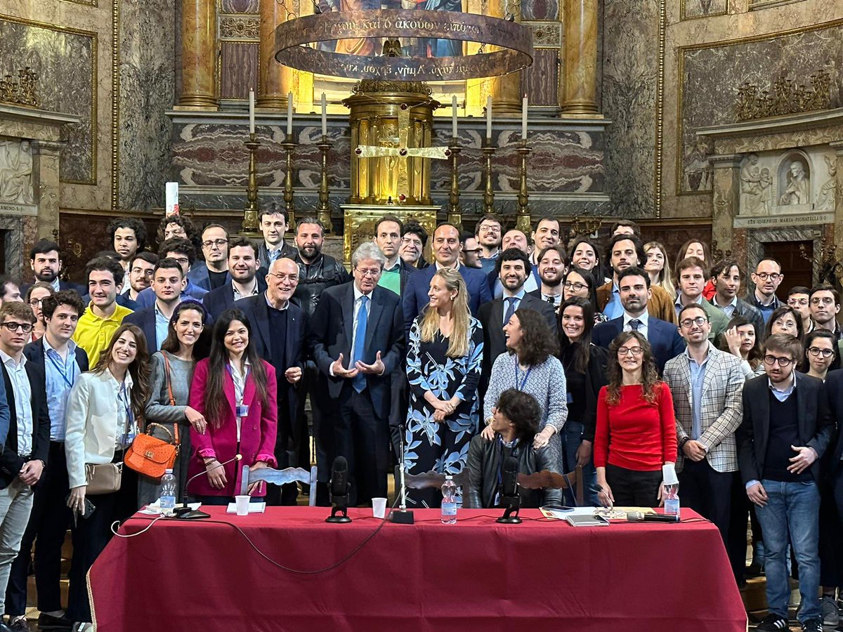 Paolo Gentiloni tweet media