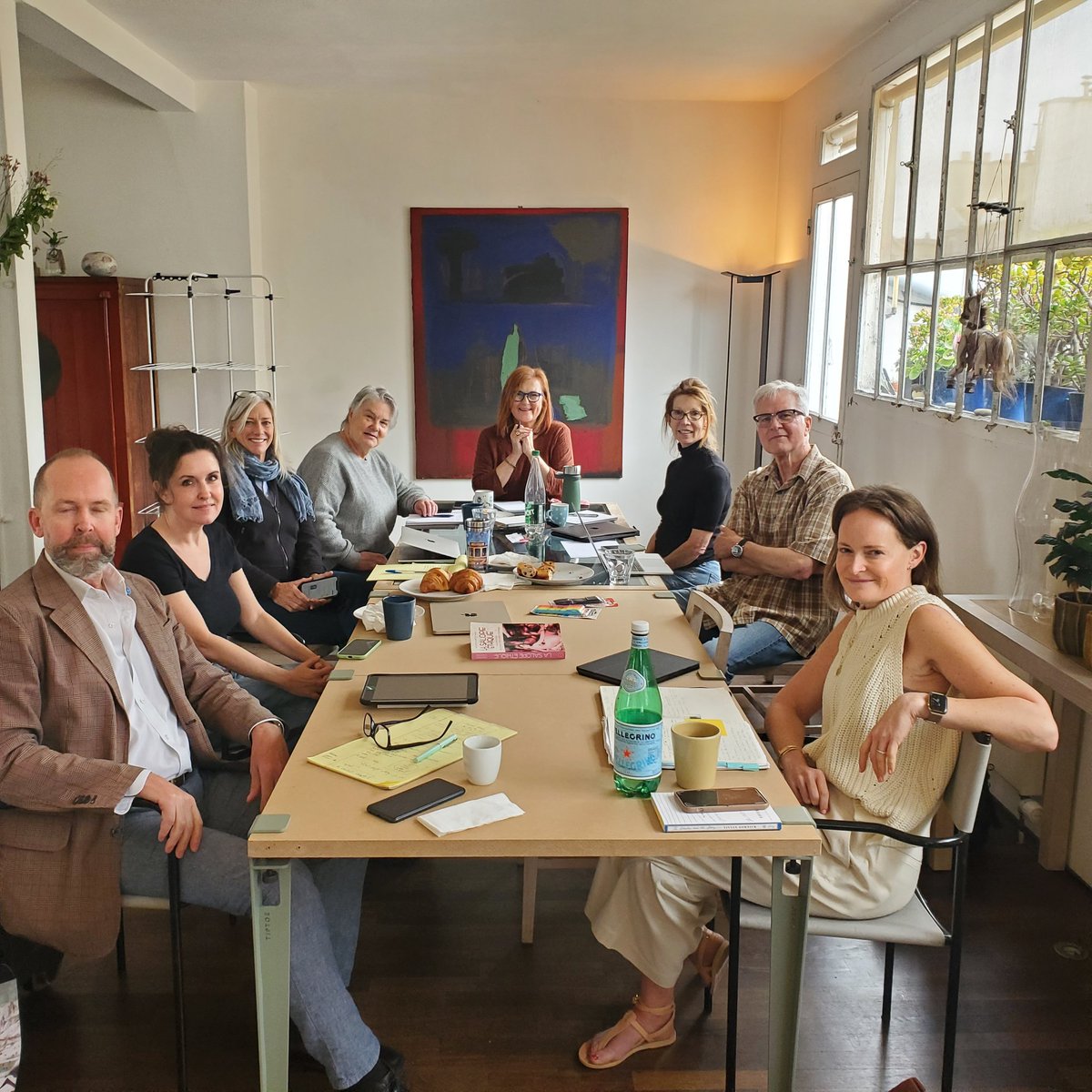 So we begin, first day of our Paris workshop, with this excellent group, led by Karen Karbo and Jeanne McCulloch. Allons!