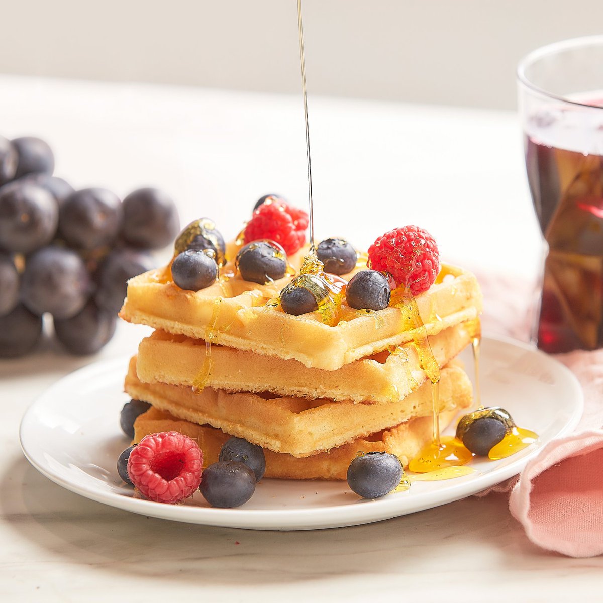 Welchs_UK's tweet image. It’s waffle o’clock ⏰ Start the weekend as you mean to go on with a breakfast of champions and a delicious glass of Welch’s. 

What are your plans for the weekend?

#Waffles #weekendbreakfast #waffletime