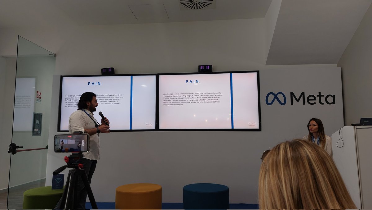 Doracarapellese's tweet image. Il compito del comunicatore è aprire le menti delle persone che sono sempre più spaventate dai grandi temi come il cambiamento climatico #constructiveday #marcomerola #Adaptation @ConstructiveNet