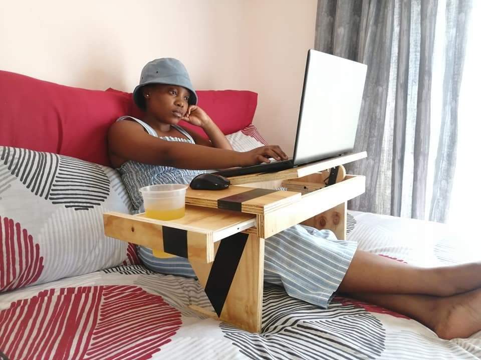 ThaPlanka's tweet photo. 🔹 Multipurpose Laptop Table - R490! 🌟
🔹 Use it on bed or sofa.
🔹 Study table, food tray.
🔹 Side drawer, cup holder.
🔹 Foldable legs.

🚚 Nationwide delivery!

🌐 https://t.co/71eJpeFAsy
📲 WhatsApp: 068 128 4550
📧 order@thaplanka.co.za

#Mega #MetroFMAwards #Arrested https://t.co/VYIalq0GWh