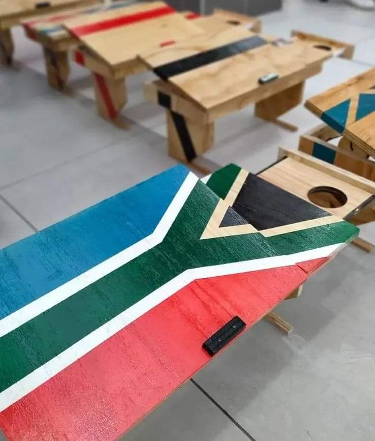 ThaPlanka's tweet photo. 🔹 Multipurpose Laptop Table - R490! 🌟
🔹 Use it on bed or sofa.
🔹 Study table, food tray.
🔹 Side drawer, cup holder.
🔹 Foldable legs.

🚚 Nationwide delivery!

🌐 https://t.co/71eJpeFAsy
📲 WhatsApp: 068 128 4550
📧 order@thaplanka.co.za

#Mega #MetroFMAwards #Arrested https://t.co/VYIalq0GWh