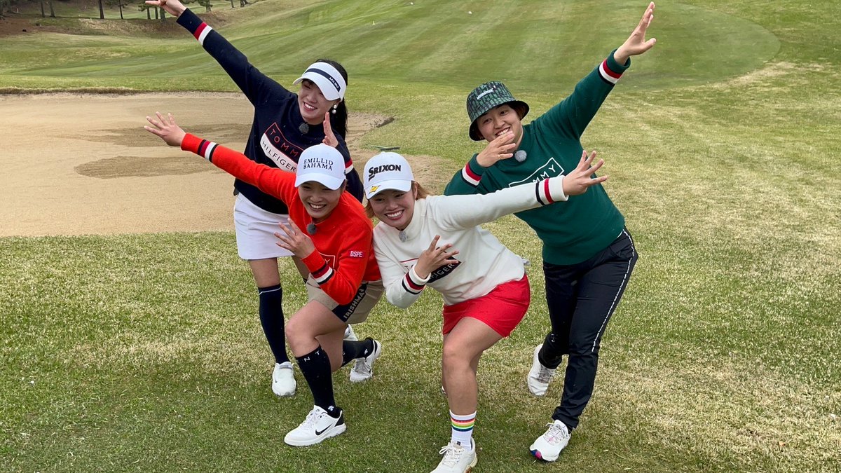 sundaygolf_itv6's tweet photo. さぁ今月のサンデーゴルフは😳
帰ってきました、あのやかましい…イヤ明るいユーチューバーの子達が🤣
実力派ゴルフYouTuber #4under の4人です！お楽しみに😊

#松山ロイヤルゴルフ倶楽部
#サンデーゴルフ
#井坂彰 #山下毬絵 #山崎未来
#あいテレビ #愛媛 #ゴルフ https://t.co/7QM5QCEJoN