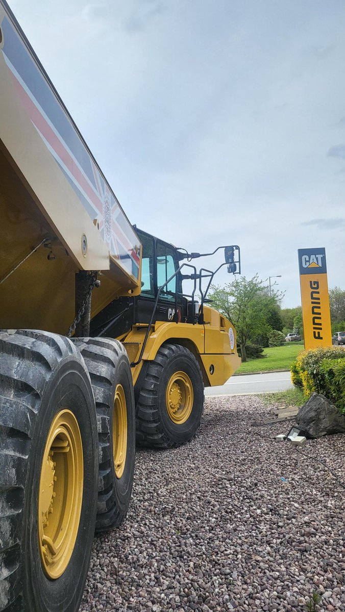 FinningNews's tweet photo. Finning HQ is Coronation ready 👑
How are you marking HM King Charles III's Coronation?
Take a sneak peek, behind the scenes getting this Cat® 730 fit for a king https://t.co/gGctnR57Vc
#CaterpillarEquipment #Cat730 #KingCharles #Coronation #Finning #FinningUKIreland https://t.co/vPnQNNzuG8