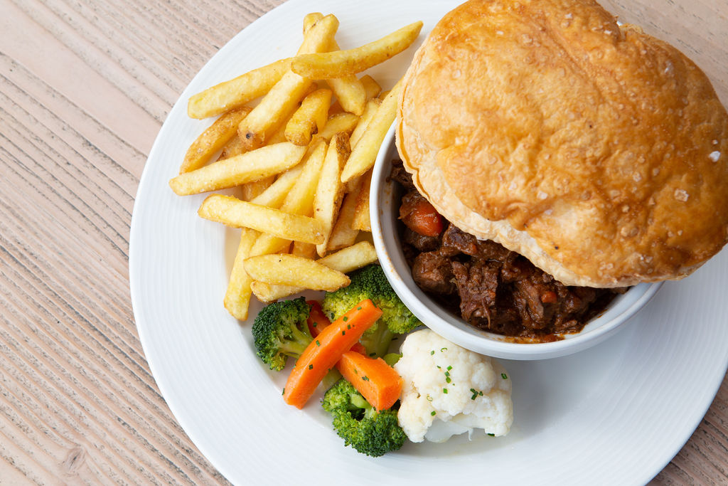 TheBoatHotel's tweet photo. 📷🍴 Foodies, get ready to indulge in a delicious deal! 🤑 Share a photo of your delectable dining experience at The Boat Hotel's restaurant in The Boat of Garten and tag us for a chance to receive a 10% discount on your next meal! 📸 https://t.co/wr0ce3ICWb