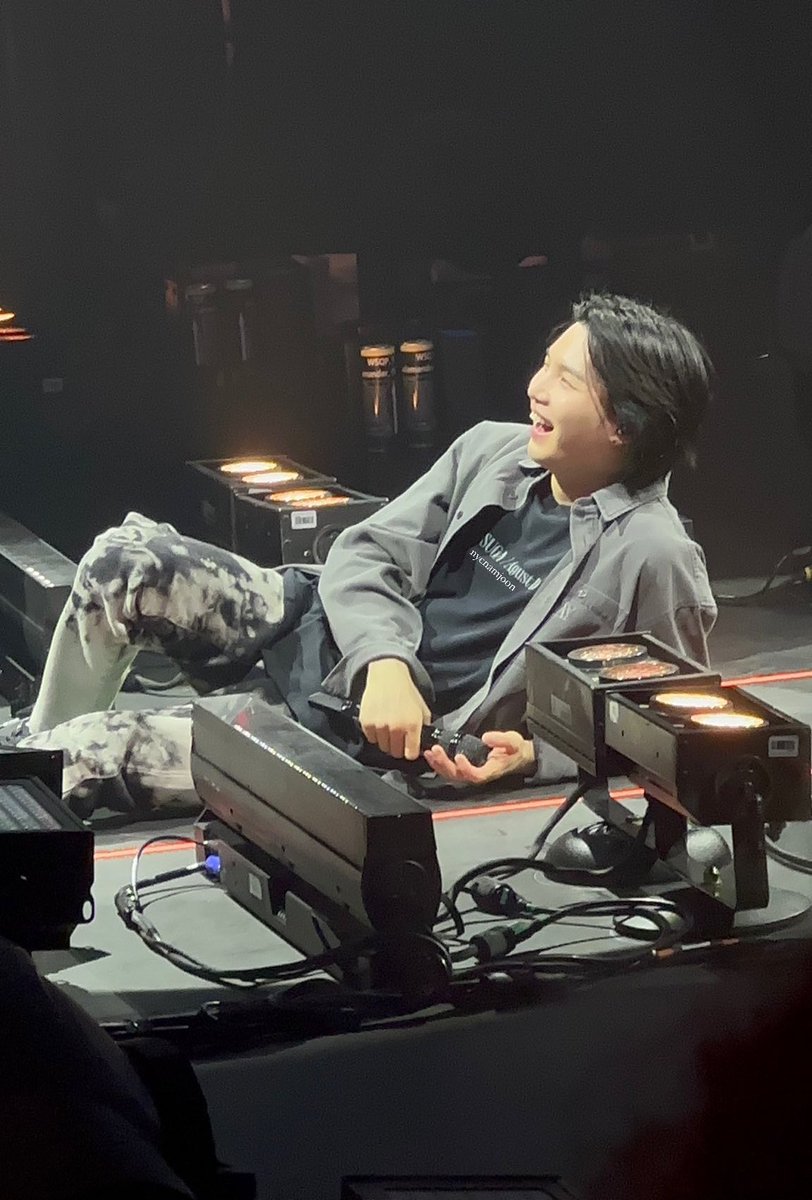 taytaedaylight's tweet photo. Yoongi on tour.              Taylor on tour.
5/6/23                                   5/6/23 https://t.co/ghUYt2cEIH