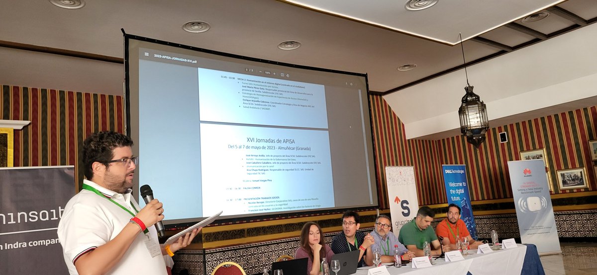 FeWiBeF's tweet photo. Mesa 2 #apisaxvi Humanización en el entorno digital (centrado en el ciudadano) @apisaonline https://t.co/WX03WhSjR6