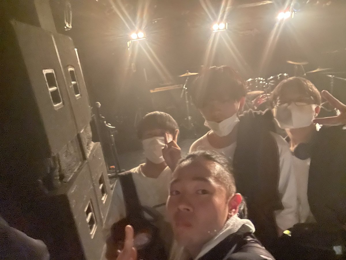 TreeCtbs's tweet photo. 万華青瞬2日目

リハ
monolith
恋のメガラバ

0. #1090 〜Thousand Dreams〜
1. ＶＳ
2. swim
3. ReI(ONAKAMA Ver.)
4. MONSTER DANCE

我々CTBSの活動はこれをもちまして終了となります。2年間応援ありがとうございました。
あとは愉快な後輩たちに託します。

忘れられるもんなら���れてみやがれ！ https://t.co/DYXLQGajrI