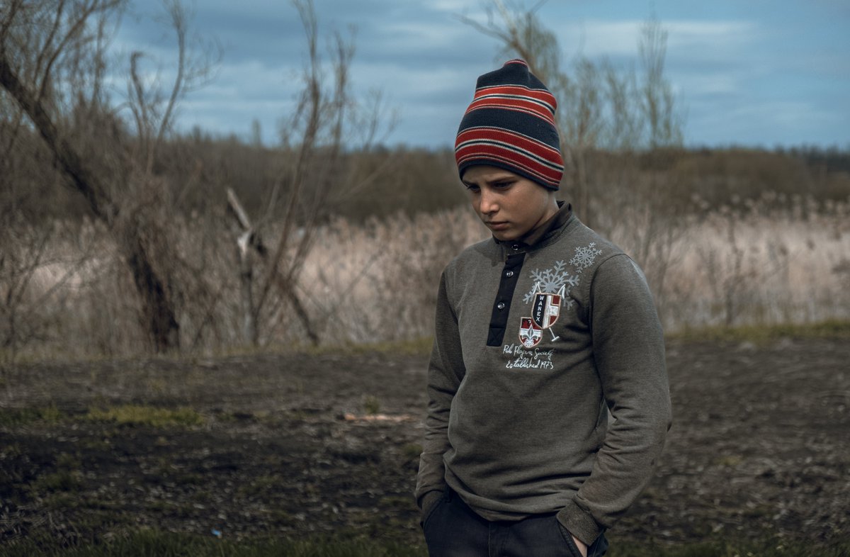 _wizards_tale_'s tweet photo. These are Gena and his family. All of them live in the village near Kupiansk. Gena has a motorbike and a wheelbarrow. Also, Gena has recently found a man from Luhansk in a very picturesque place in a forest. This man decided to stay in this forest forever to contemplate the hills https://t.co/lNZugAnU5C