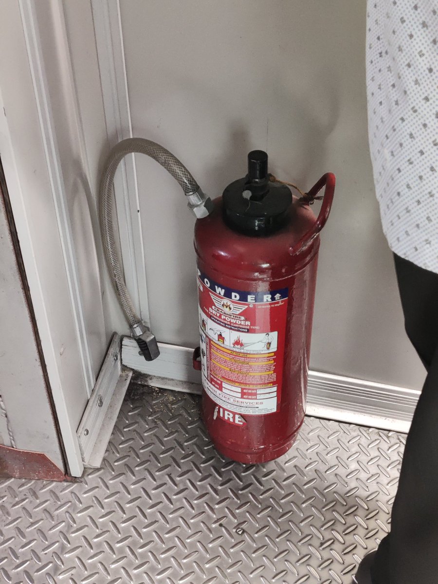 a9ki's tweet photo. Where is the handle of extinguisher?? #ac train. @mumbailocal @WesternRly https://t.co/JIrzNQC0OF