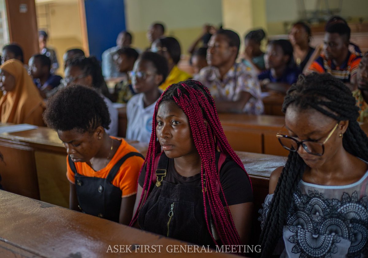 RICHARDKOVOR's tweet photo. On March 24, 2023, I honored a home call made on me by the Association of Students of English, KNUST (ASEK).
Part of the discussion held at the said event was tailored to the Academic, welfare, and personal development of students in the fast-growing technological world. 1/2 https://t.co/3vY2dwyw5Z