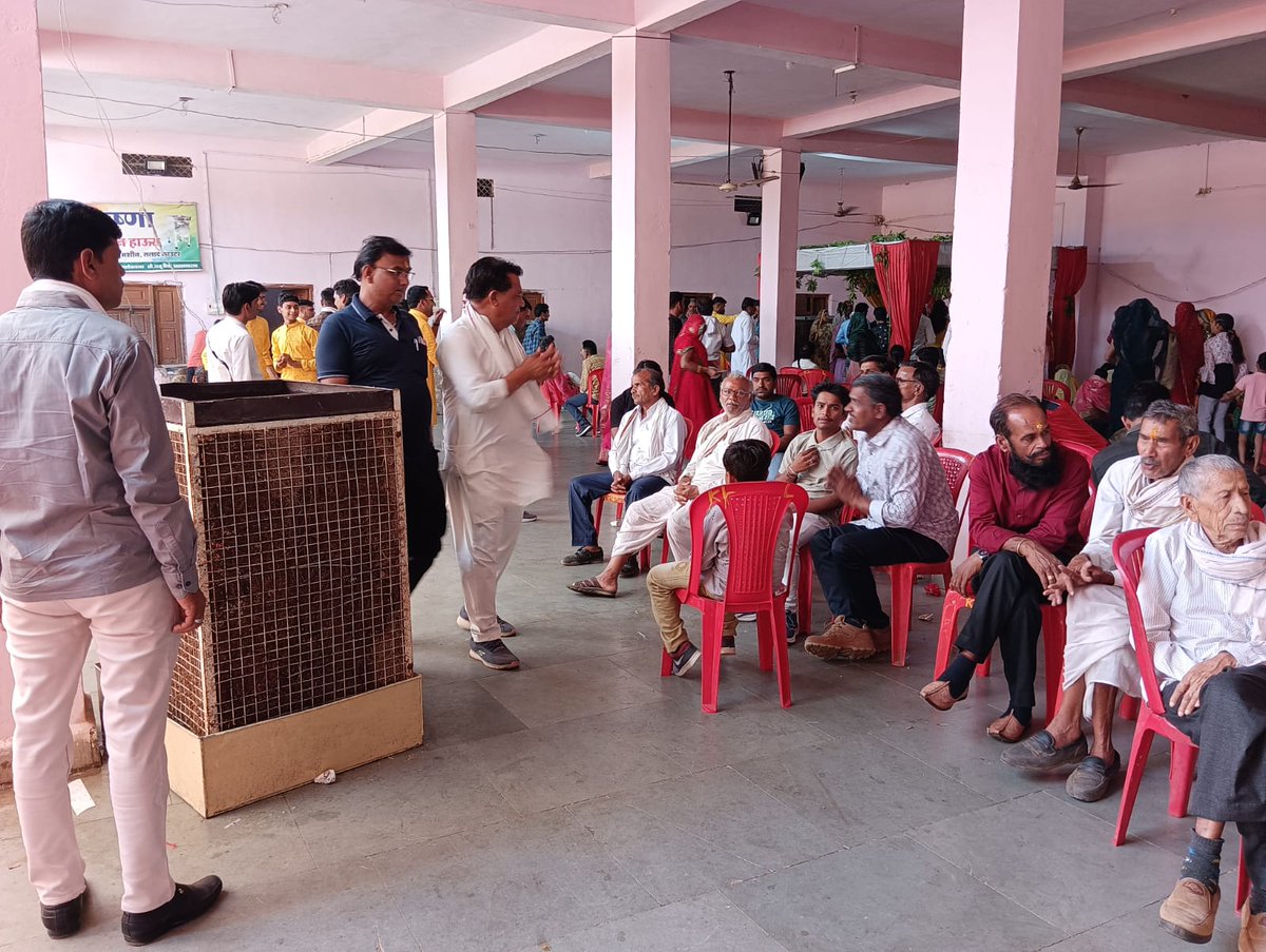 er_haribaboorai's tweet photo. आज स्वामी मैरिज गार्डन में श्री सत्येंद्र रघुवंशी जी इंदार वालों की पुत्री एवं पुत्र श्री नकुल रघुवंशी जी जलालपुर के विवाह समारोह में पहुंचकर शुभकामनाएं दीं।
#इंजीनियर_हरीबाबू_राय #विधानसभा_अशोकनगर #erharibaboorai #AshoknagarAssembly https://t.co/cBGGe4ijVo