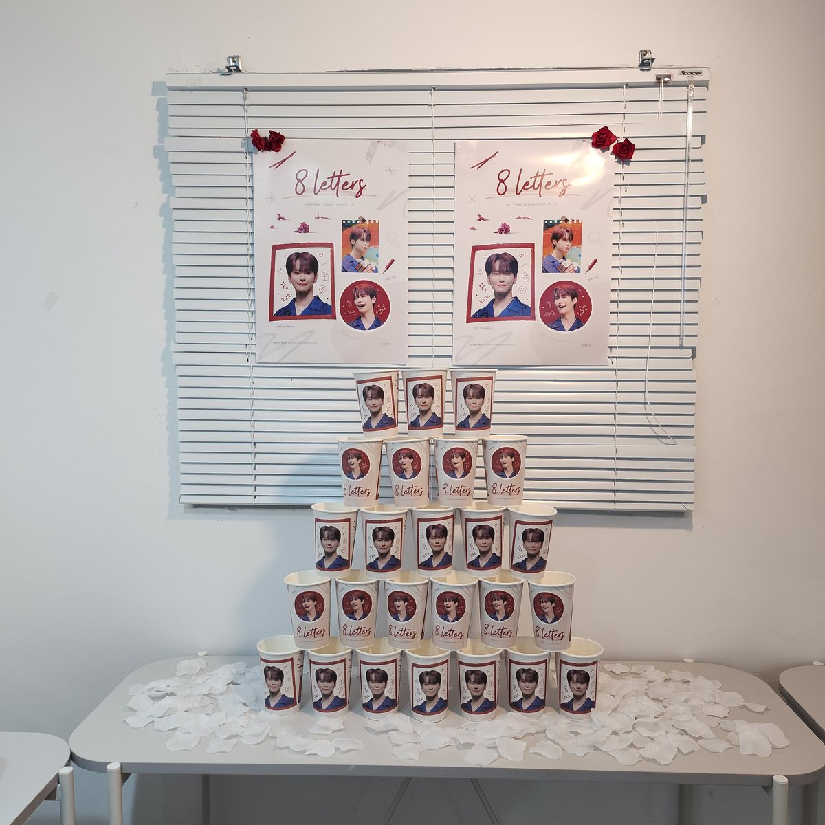 050723_S2's tweet photo. 템페스트 태래sbn 생일을 축하하기 위해 어김없이 뚜아 등장🐥

태래야 생일 축하해 🎉

준비하느라 고생 많았어~
참고로 제 원픽은 포카리스웨트입니다 💙

#오늘은_태래생각_많이하는날 https://t.co/INT3BlnZo1