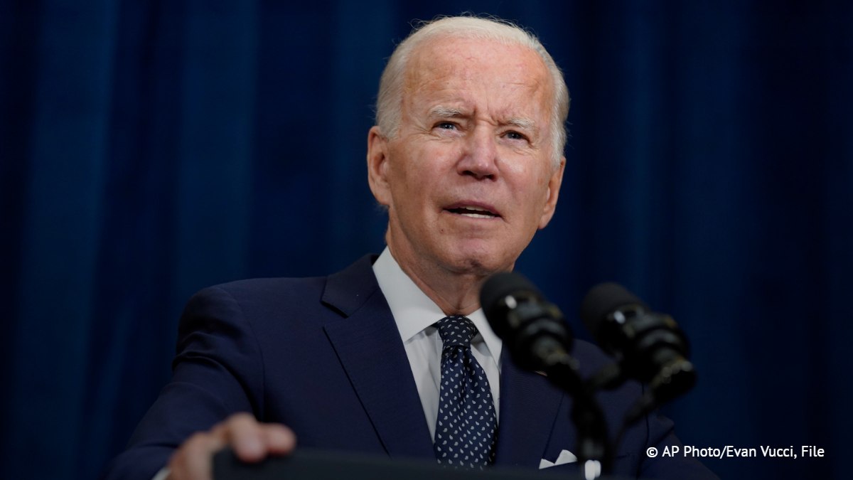 BPartisans's tweet photo. 😂 Joe Biden s'est décrit comme le candidat à la présidence le plus expérimenté de tous les temps.

 Dans une interview accordée à MSNBC sur la question de savoir pourquoi il s'estime digne d'être réélu, malgré son âge avancé, le chef de l'administration américaine de 80 ans a déclaré qu'il "a acquis une sacrée sagesse".

« De plus, j'en sais plus que la grande majorité des gens, j'ai plus d'expérience que quiconque a déjà été nominé pour ce poste », a déclaré Biden. Selon le président des États-Unis, il estime avoir « prouvé son honnêteté et son efficacité ».