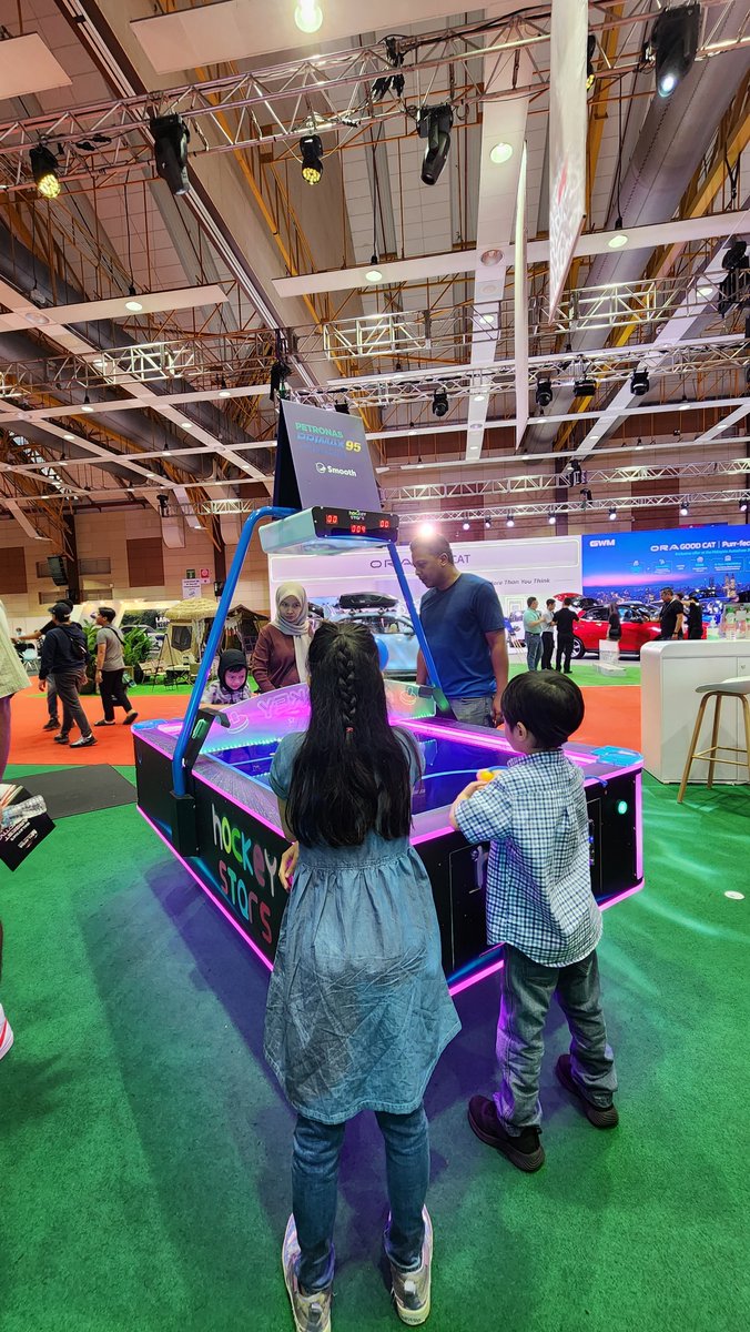 Petronasbrands's tweet photo. Tinggal hari ni dan Ahad je!
Booth PETRONAS ada dekat Hall A! Mcm2 benda best ada dekat sini guys! Lepas openhouse, datang singgah jap ok? Rugi tak dtg Malaysia Autoshow ni!
#MAS2023
#RidewithPETRONAS https://t.co/Gqa93Ip0OW