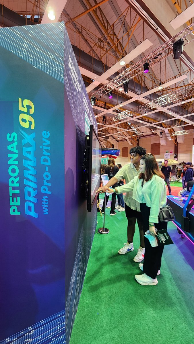 Petronasbrands's tweet photo. Tinggal hari ni dan Ahad je!
Booth PETRONAS ada dekat Hall A! Mcm2 benda best ada dekat sini guys! Lepas openhouse, datang singgah jap ok? Rugi tak dtg Malaysia Autoshow ni!
#MAS2023
#RidewithPETRONAS https://t.co/Gqa93Ip0OW