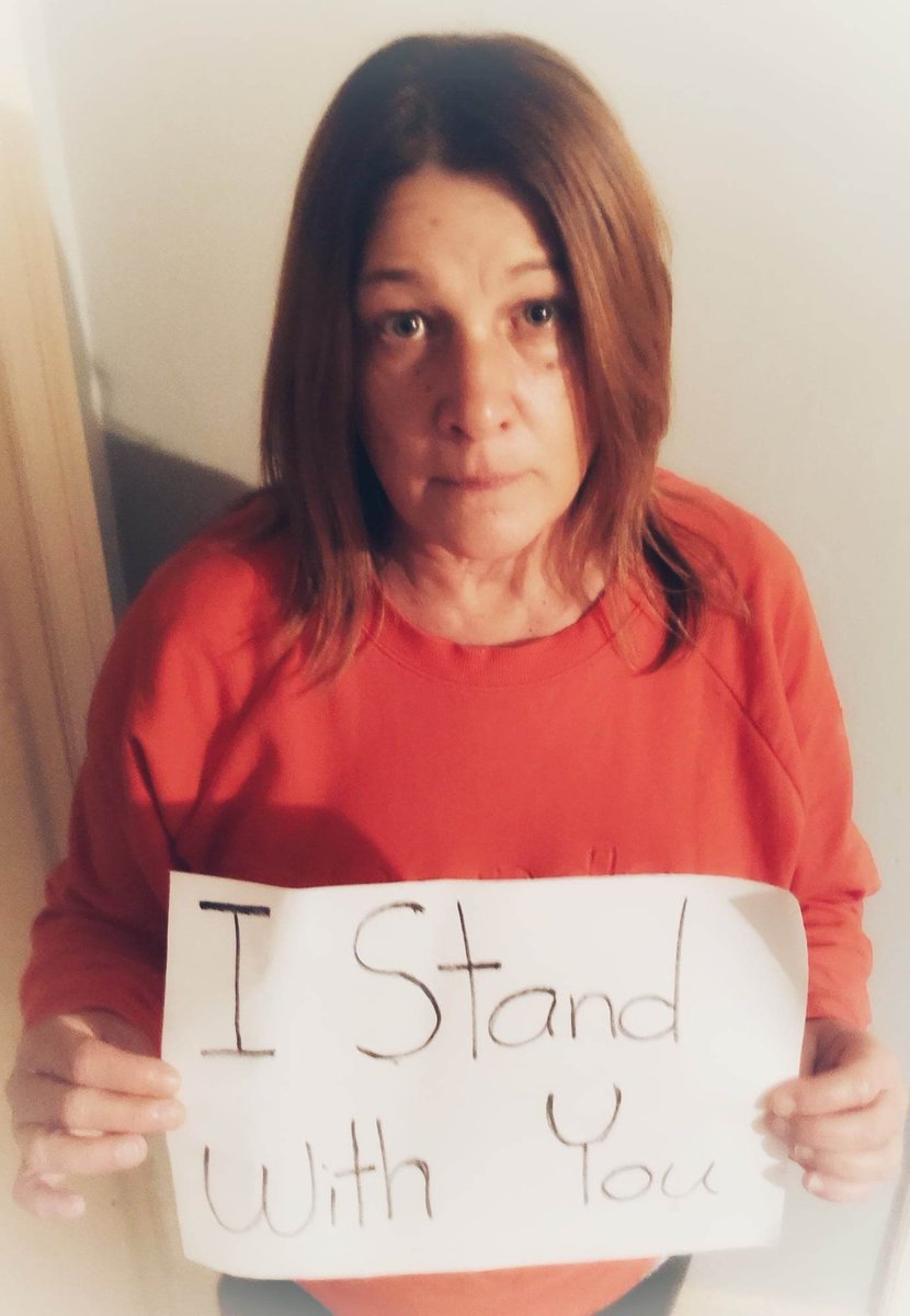 Lorrain81892425's tweet photo. #RefugeesOffNauruAndPNG #EvacuateNow #IStandWithYou 
Please visibly support the remaining approx. 130 men still detained. Your action will support #hope &amp; show they are #NeverForgotten 
Despair &amp; ill health from detention means lives are at risk. Today is 3581 days in detention. https://t.co/cSdHtLARmt