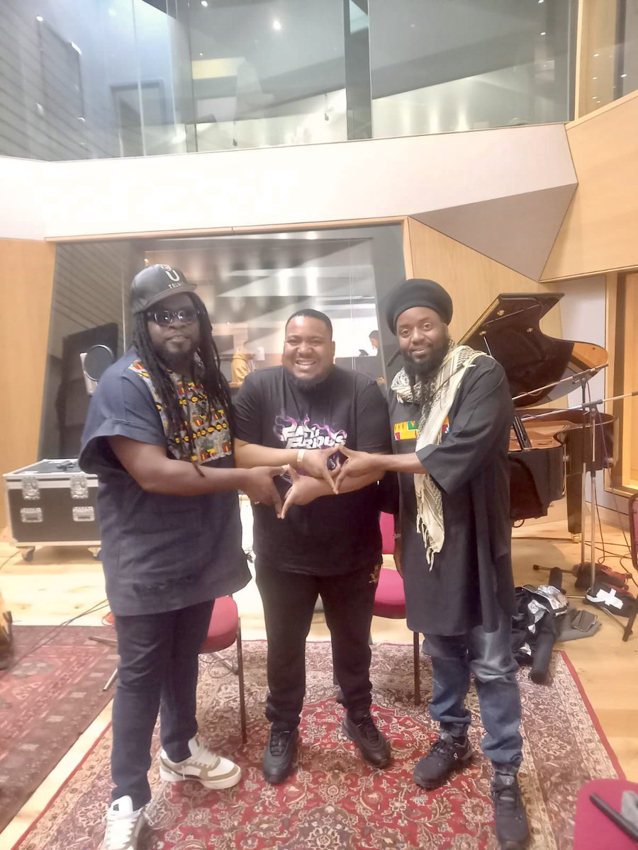 DJMAGICJAY's tweet photo. I got the chance to interview The Royal Family of Reggae music @morganheritage at @AbbeyRoad Studios for @showcaribbean 

We talked all things music entertainment and they’re brand-new album The Homeland

#morganheritage #thehomeland #Reggae #Jamaica #abbeyroadstudios #interview https://t.co/3YoRFELD0I