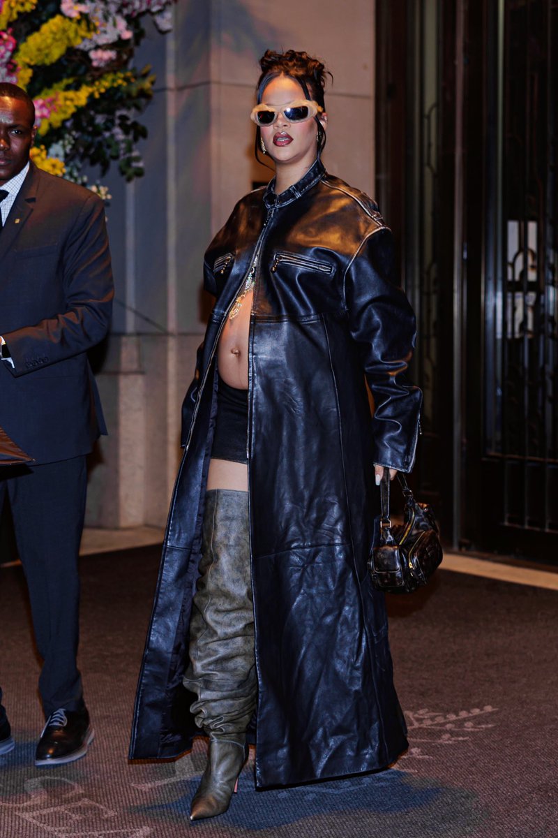crihckets's tweet photo. Rihanna’s street looks in NYC (so far), May 2023. https://t.co/BFGRKI8lMu