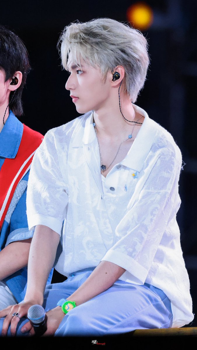 NatunightH's tweet photo. 230502 콘서트 in HAIKOU

#刘耀文  #유요문 #류야오원 #TNT #Teensintimes #시대소년단 #liuyaowen #时代少年团 https://t.co/5dux3OmmXj