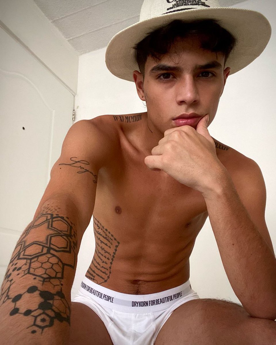 mateocastillo34's tweet photo. #Hot #gay #sexyboy #sexooral #medellingay #gaysex #josemanuelmontes https://t.co/kPuGOa409x