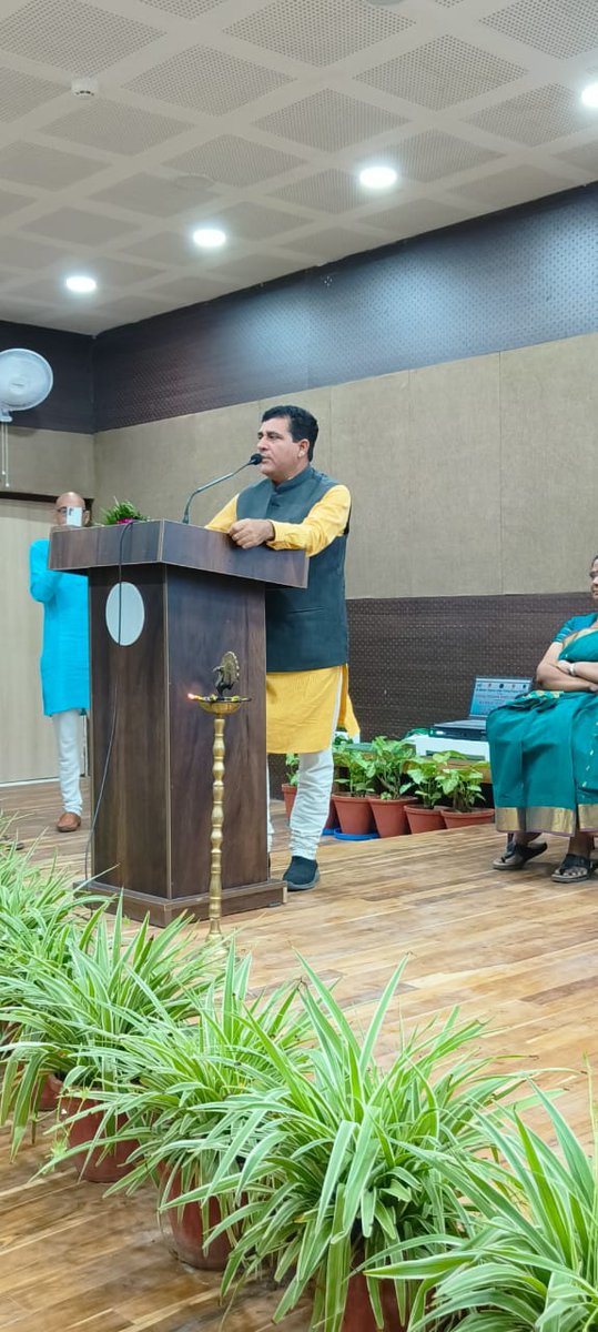 Anand_arya246's tweet photo. #Source_Of_Energy For #Yogasana_Sports Secretary General #NYSF Respected @DrJaideepArya
at NS NIS, Patiala- Punjab.
#KashiOfSports
#YogasanaSports
#drjaideeparyaji
#atnsnispatialapunjab
#nationaljudgestrainingprogram
#upysa #nysf #WorldYogasana
#sai #nsnis #patialapunjab https://t.co/1RzRViZlFf