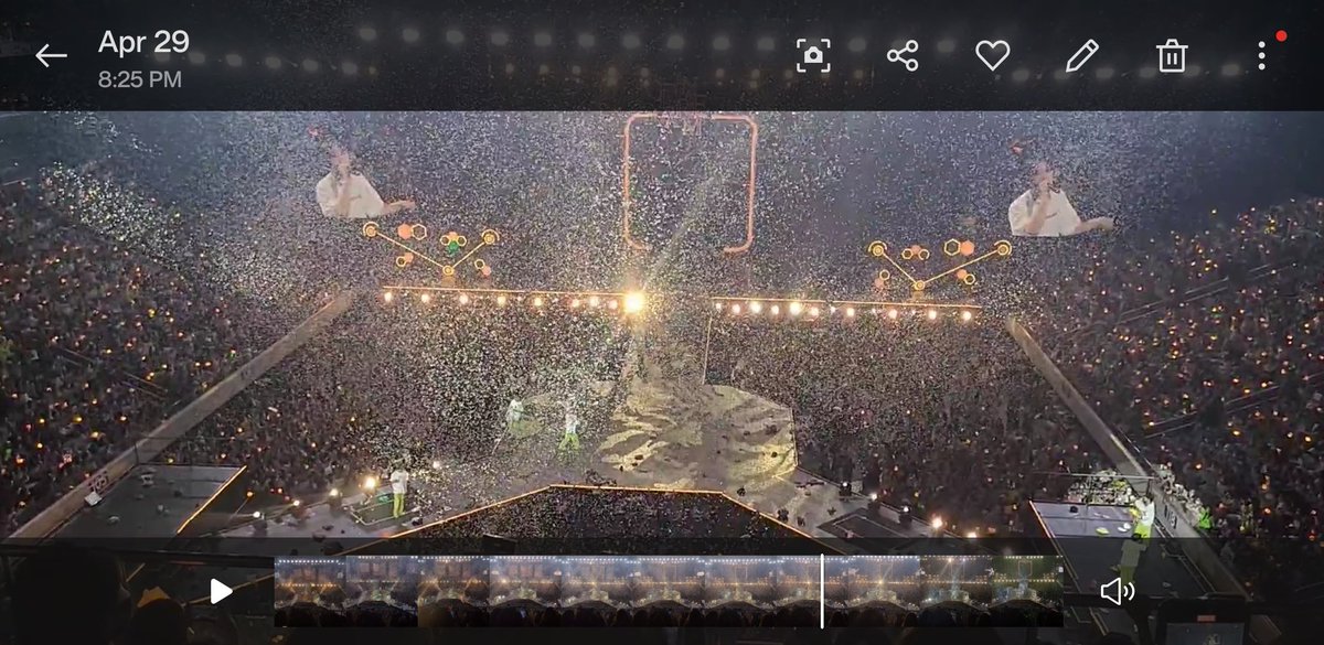 NCT20RESONANCE's tweet photo. naiiyak ako 8:25 nga 😭 when HAECHAN sang “사랑하는 Manila 우리 다시 만나자” during Walk You Home 🥺 (dear Manila, let's meet again) 💚💙

#THEDREAMSHOW2_in_Manila https://t.co/UrPk2LxaCX