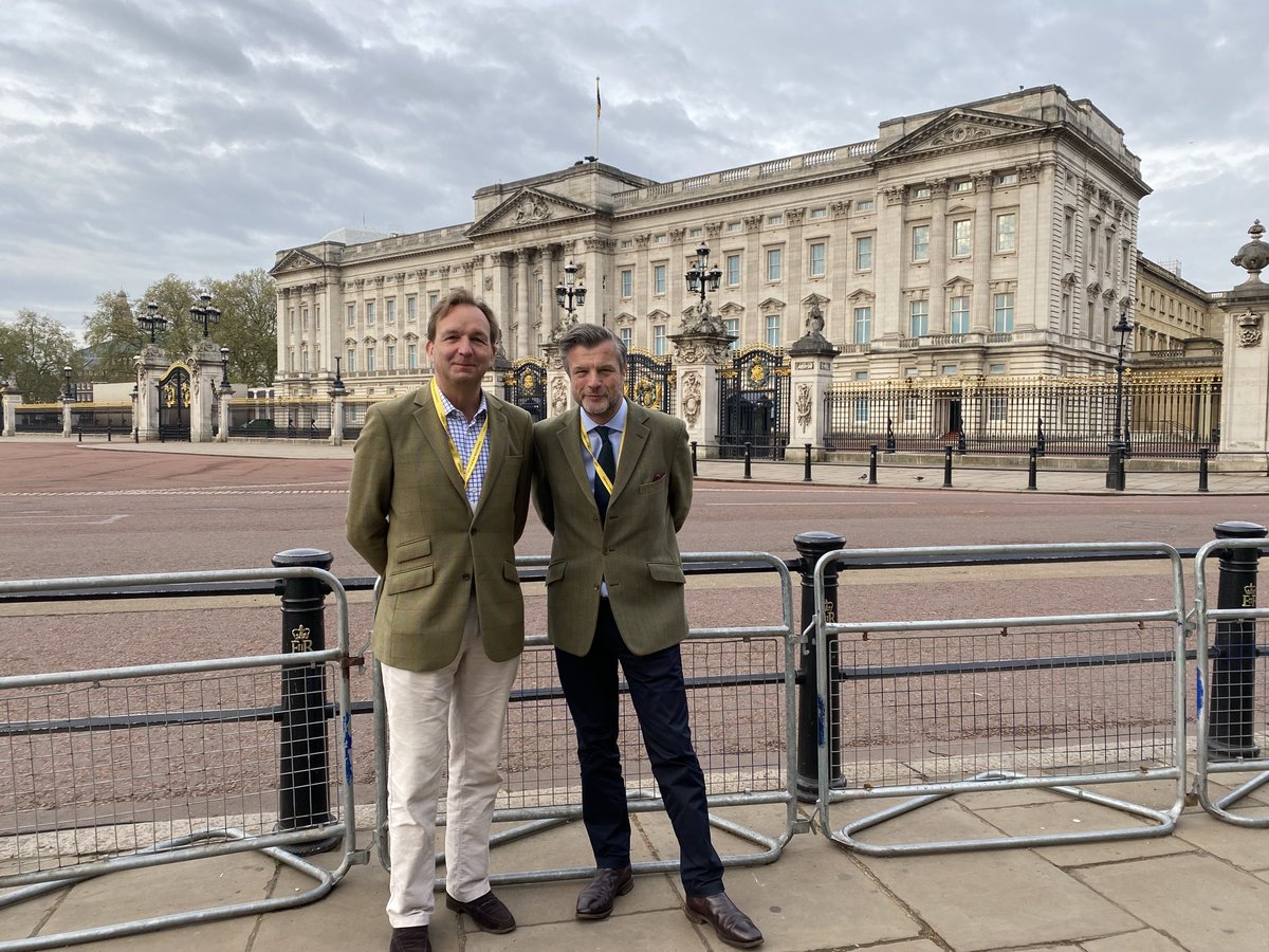 PetrocTrelawny's tweet image. starting the day in uniform style ⁦@LincolnJopp⁩ and I will bring full descriptive, accessible commentary of the days events from 0900 #BBCRedButton ⁦@BBCiPlayer⁩ #CoronationOnTheBBC