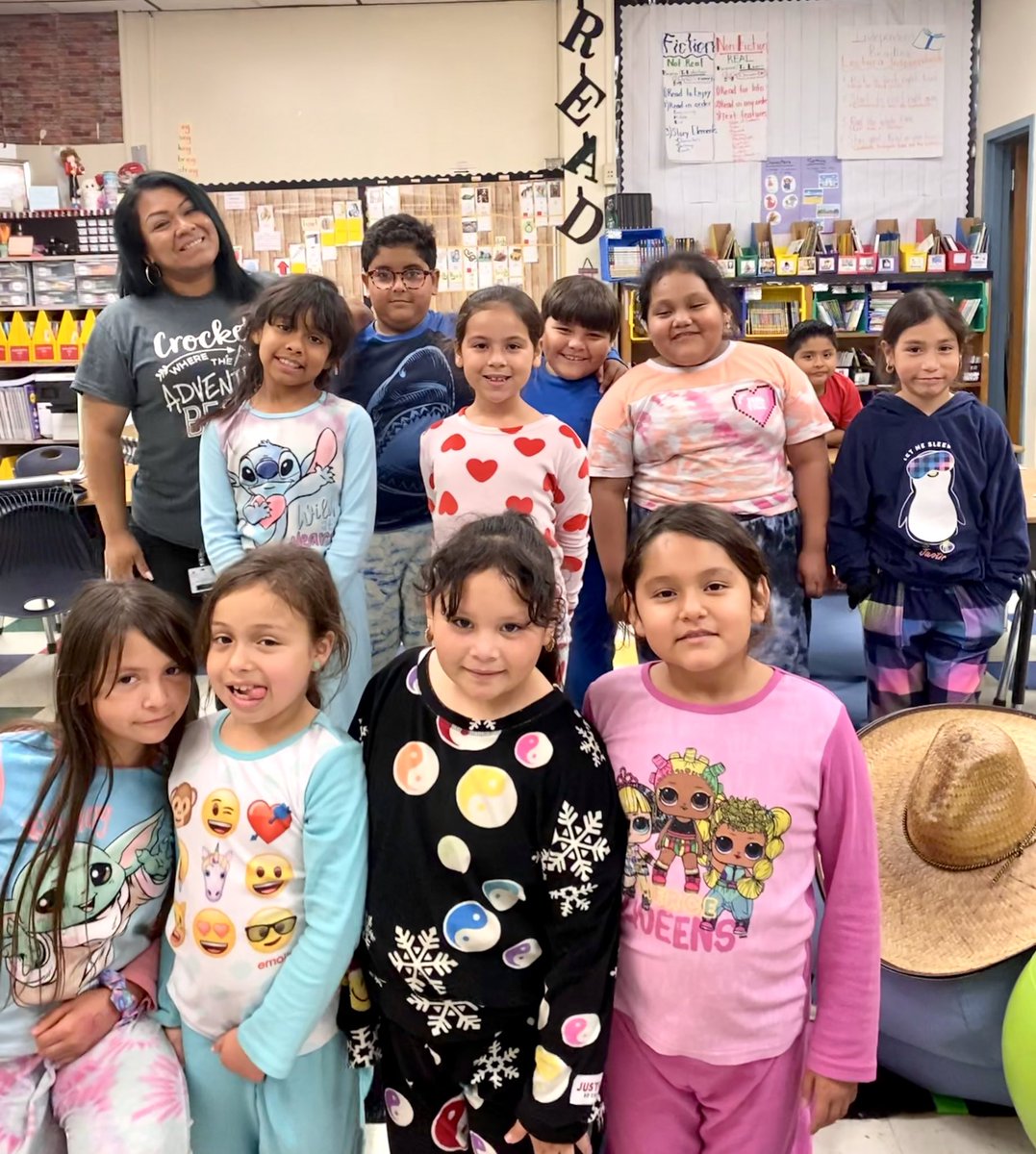 iLunaMode's tweet photo. Comfy while we count down to our friends Math STAAR Testing Day! #ProudPioneer #pajamaday https://t.co/c0odBWYRbD