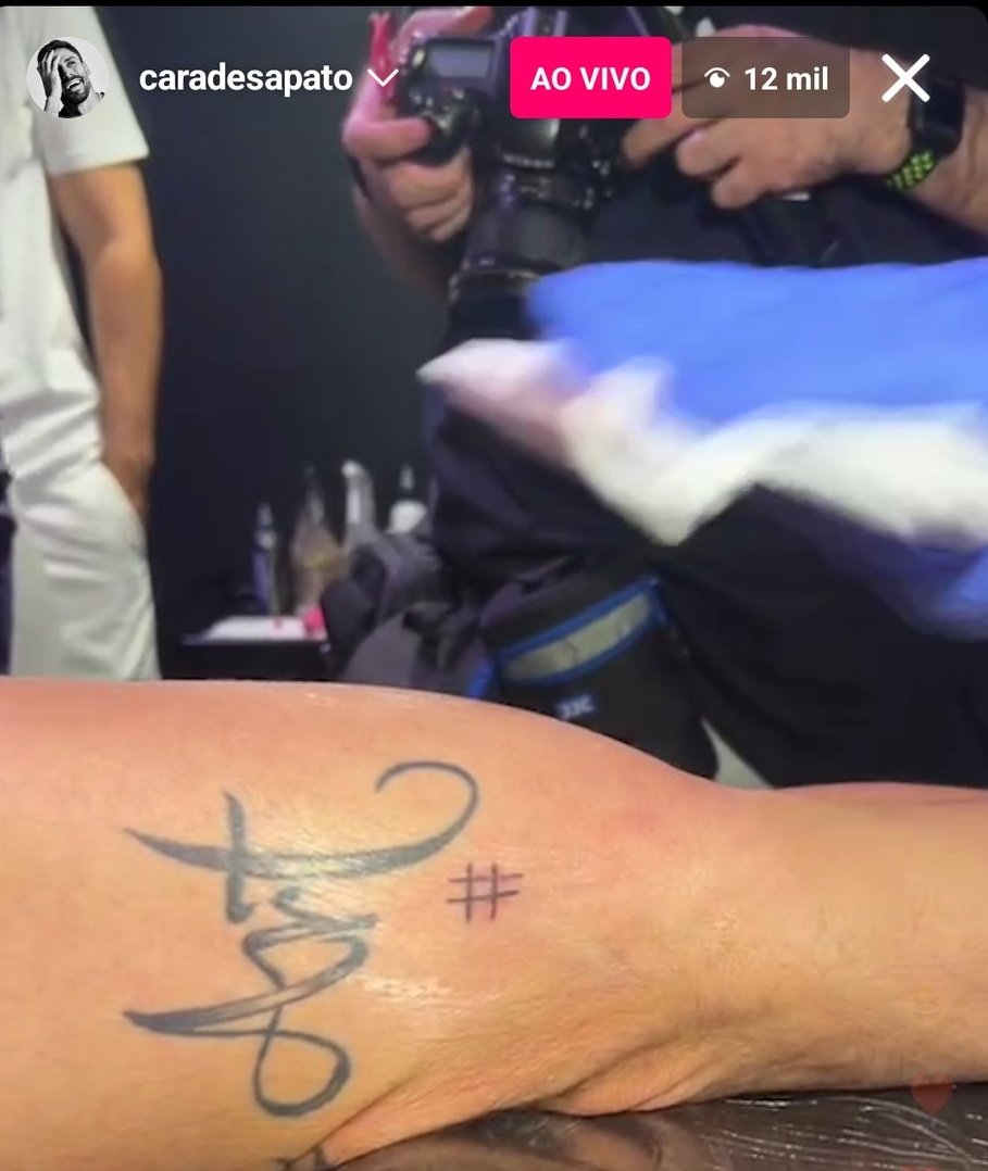 O Sapato tatuou em live 🗣🗣🗣

Sapato: "qual o significado da hashtag?"
Fred: "eu amo hashtag "
Quem lembra desse diálogo????