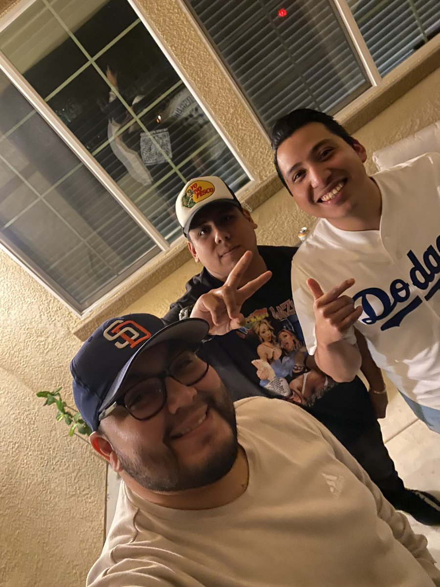 🎙️Vive Con Huevos had us on yesterday Podcast will be available this week. #Podcast #ViveConHuevos #OffTopicPodcast #Collab #Hollywood #SanDiego #Podcasters #Podcasting @EstebanRazo7 @HenryTorres34 #Spotify
