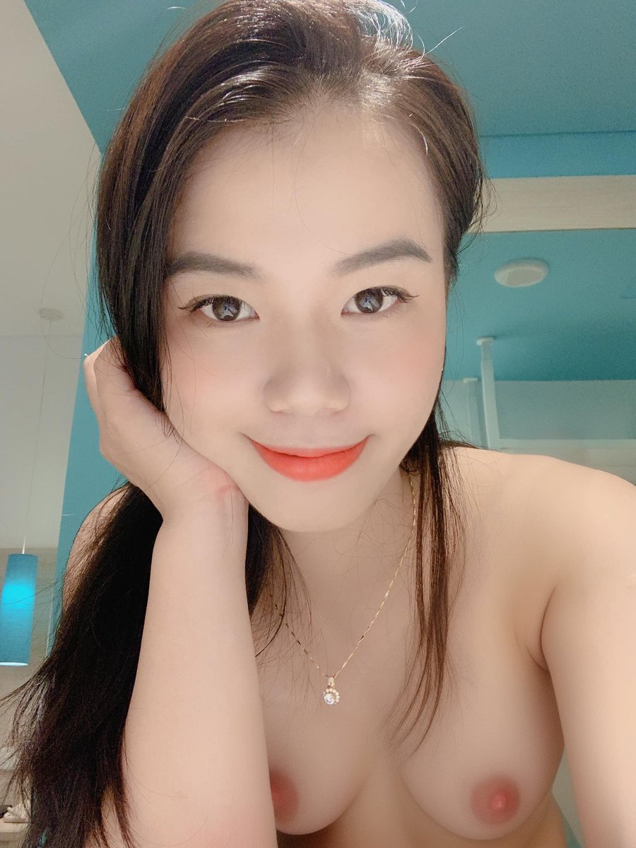 lanlan_junvu's tweet photo. Không chê em nghèo, lên giường em trèo :)
ExhVN - Follow em để xem thêm nhiều ảnh Nude outdoor nhé #xinh #ExhVN #lanlanjunvu https://t.co/Hu8tFl8djr