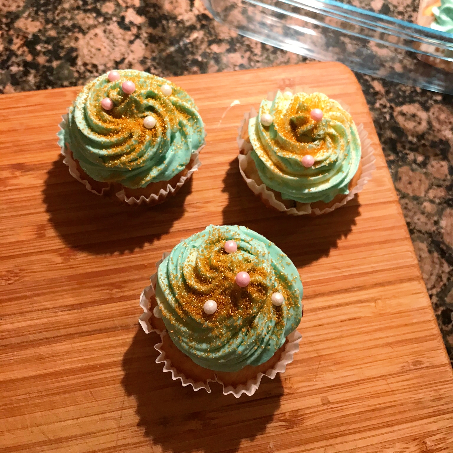 Megarasa on Twitter "👑 Feeling royal today, so I made cupcakes with