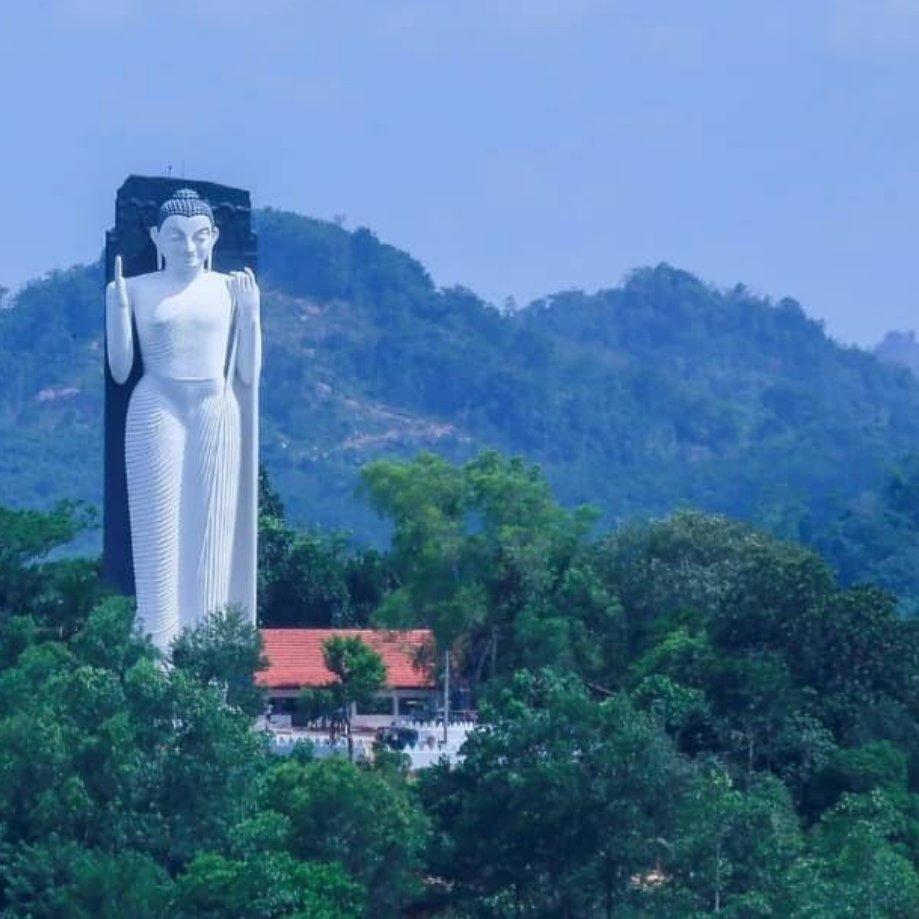 KMeeeaaow's tweet photo. දකුණු ආසියාවේ උසම හිටි පිළිම වහන්සේ...
#Buddha #Mathugama https://t.co/putMpjsXMf