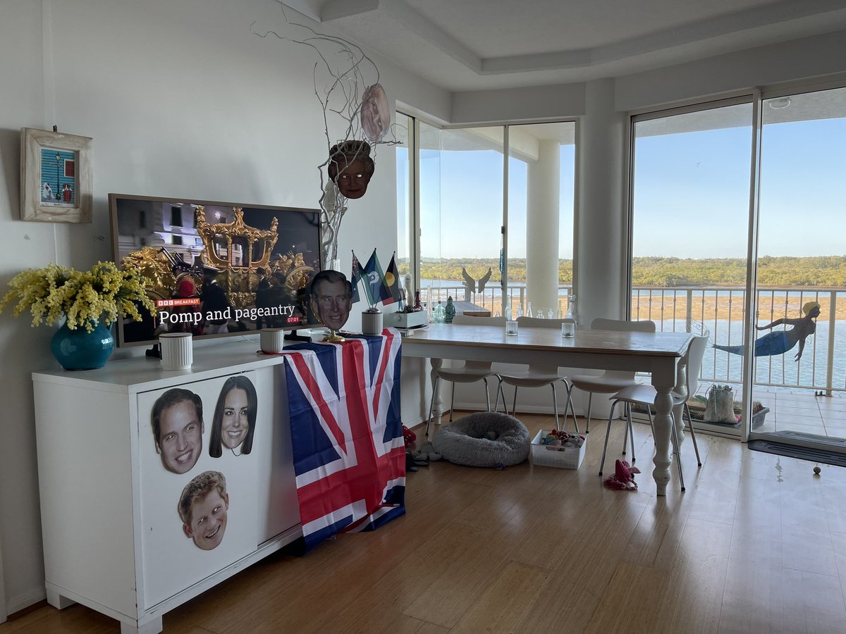 maraykejonkers's tweet photo. #bbcHaveYourSay Coronation party set up beside the beach in Queensland Australia 🇦🇺 with Aussi Wattle flowers https://t.co/mwHYMDYa6d