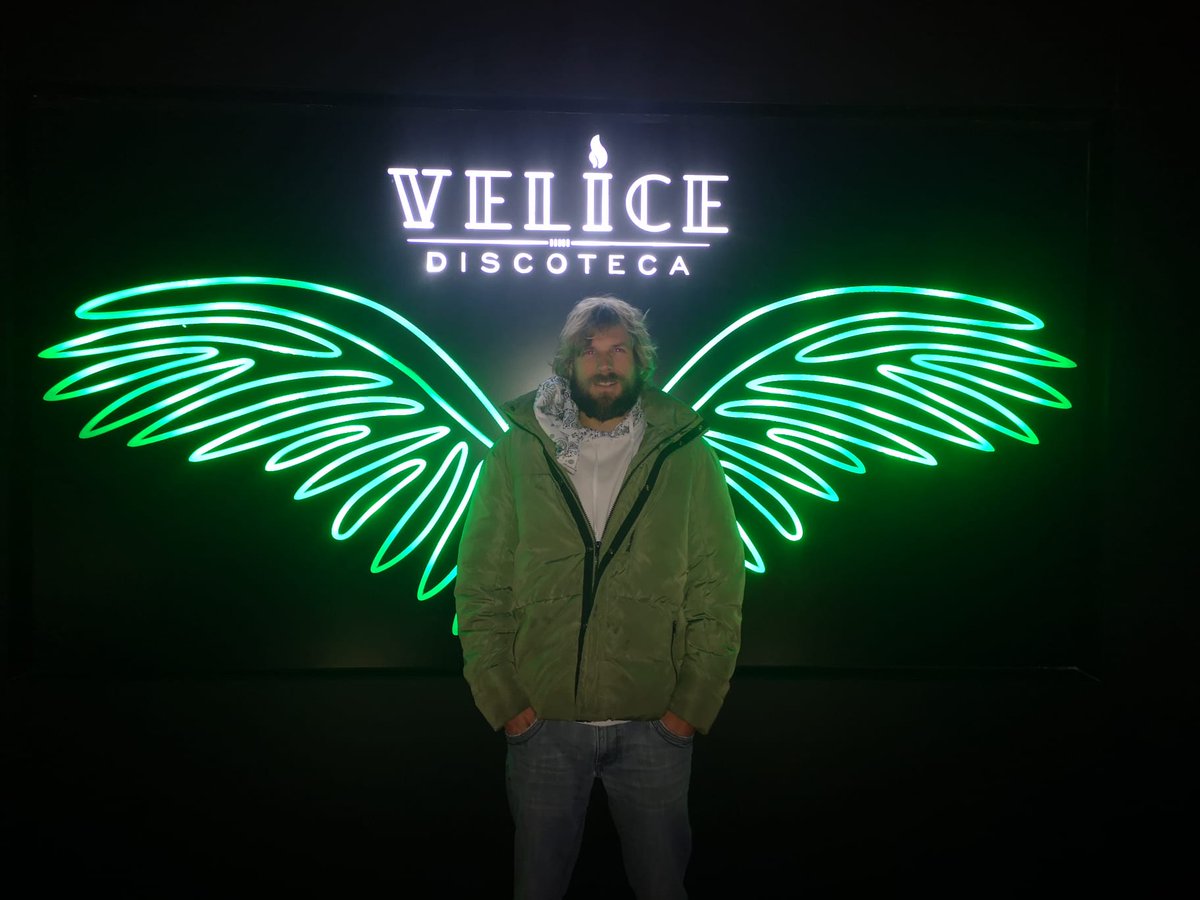 BenjaminNerding's tweet photo. ✈️Flying high with @angeloospinadj at the @velicetorrevieja in📍Torrevieja / Spain 🇪🇸❤️
.
. 
.
#festivals #festivalseason #festival #festivalphotography #festivalfashion #musicfestival #musicfestivals #musiclove #music #musica #musique #musician #musicproducer #musically #música https://t.co/642QIcIQyW