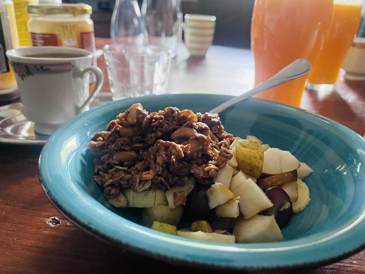 sbcdigital's tweet photo. Gesundes Seminarfrühstück. Da kann der Tag nur gut werden.
#lebenslangeslernen #change #sbcdigital https://t.co/cTNkQqwyzz