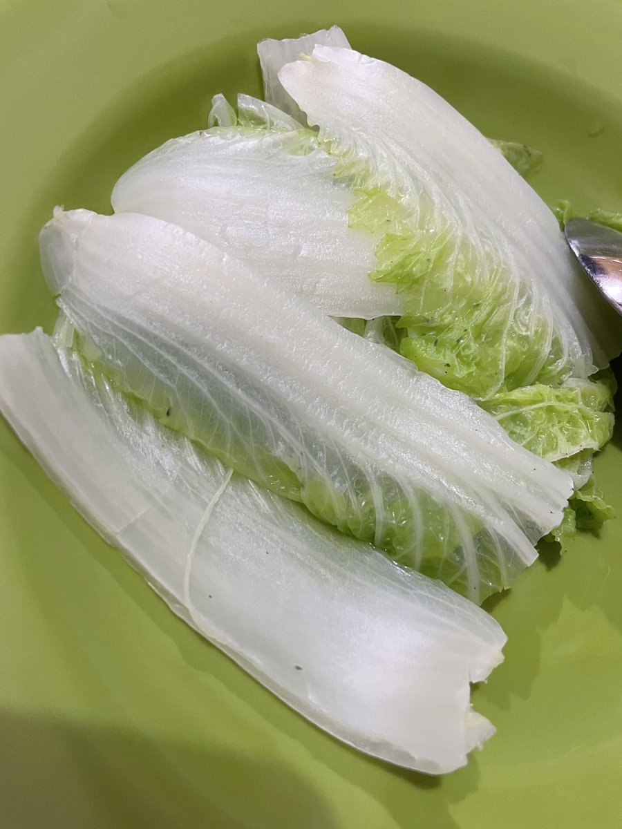 azeclair's tweet photo. Kalau ada yg bilang “ngekos masak sendiri itu boros” mungkin terlalu idealis harus pake resep dari youtube. Segala bumbu harus ada ((which is ‘sometimes’ mehong))

Cobain deh less-processed food begini.
Ini ku buat budgetnya <10rb bisa utk makan 2x. MasyaAllah nikmatnya🥺 https://t.co/puRoU8XlYw