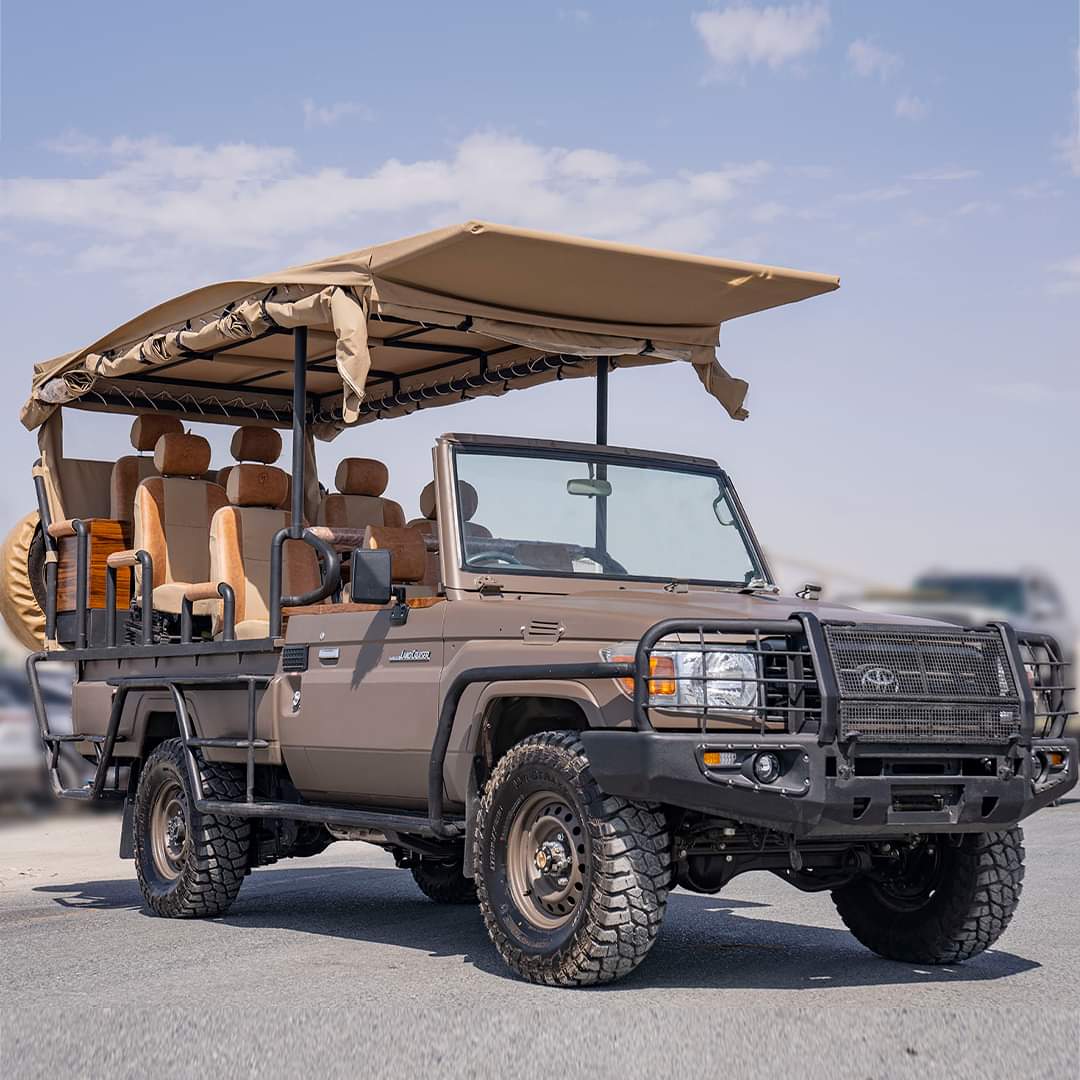 JaMtoka's tweet photo. Safari essentials #LC79 #1HZ https://t.co/JjcGeXhUOV