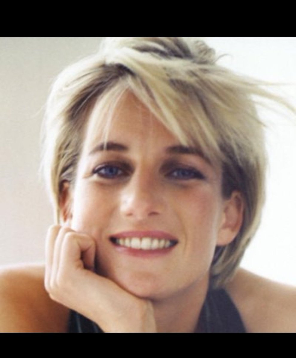 GanderBrian's tweet image. #endthemonarchy #NotMyQueen