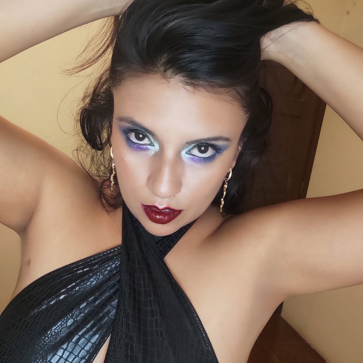 _KarenAM_'s tweet photo. #NuevaFotoDePerfil #MiradasQueMatan #MiradasAsesinas #bonita #meamoteamo #ojazos #maquillaje #juicylips #prettyeyes #guapasar #compermisa #DiosaDelOlimpo #asíomásnarcisa #asíomásinventada #MayThe4thBeWithYou https://t.co/4LDVMTZeWs